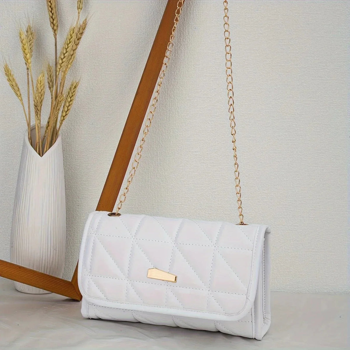 Bolso Transversal de Mujer en Matelassé con Cierre Dorado Modelo Lumière Noir