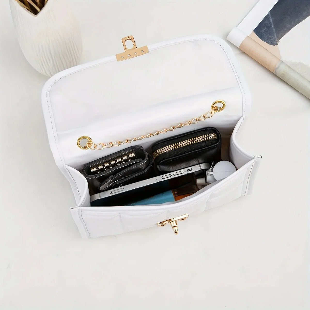 Bolso Transversal de Mujer en Matelassé con Cierre Dorado Modelo Lumière Noir